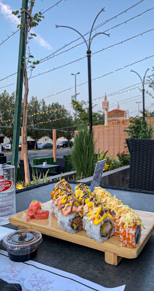 nq_riyadh's tweet photo. Finding sushi 

من أشهر وألذ مطاعم السوشي بالرياض😋🍣

الموقع📍
https://t.co/pBhjM6pMd3 https://t.co/0IzZuAMVvJ