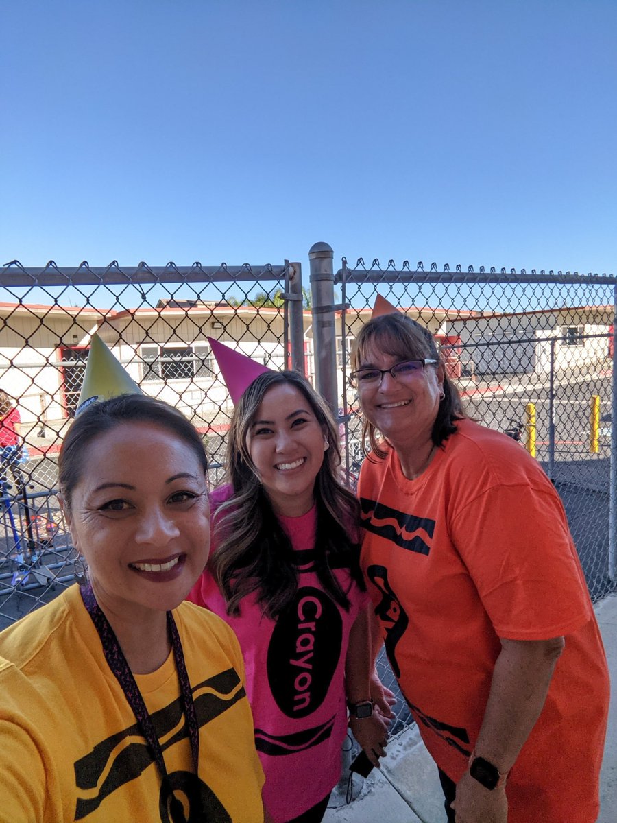Character Dress-Up Day! 🍁❤️🖍 Love my <a href="/RailRanchElem/">Rail Ranch Elem.</a> family!