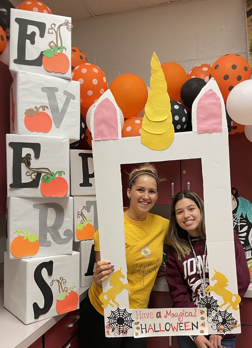 MBergerRS's tweet photo. @NISDEvers @CrumblCookies @EversPta thank you for the treats! https://t.co/8jZg4vmED9