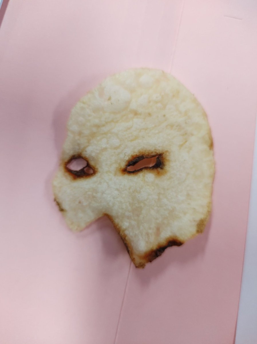 Rafa_simart's tweet photo. Se vende @Papas_Sabritas casco de gladiador, fresquesitos recién salida de la bolsa 🤭🤭🤭nel, mejor la colecciono. https://t.co/eKnWtdTPT6