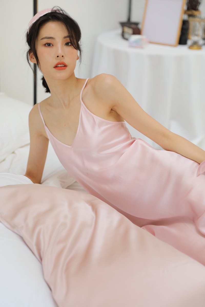Ladies silk scarf online customization！
#pajamaparty #christmas #day #time #wearing #love #school #store #today #pajamas #christmaspajamas #silkpajamas #silksleepwear #luxurysleepwear #luxurypajamas #piyamacostom #pajamas #piyama #sleepwear silk-cashmere.com/products/silk-…