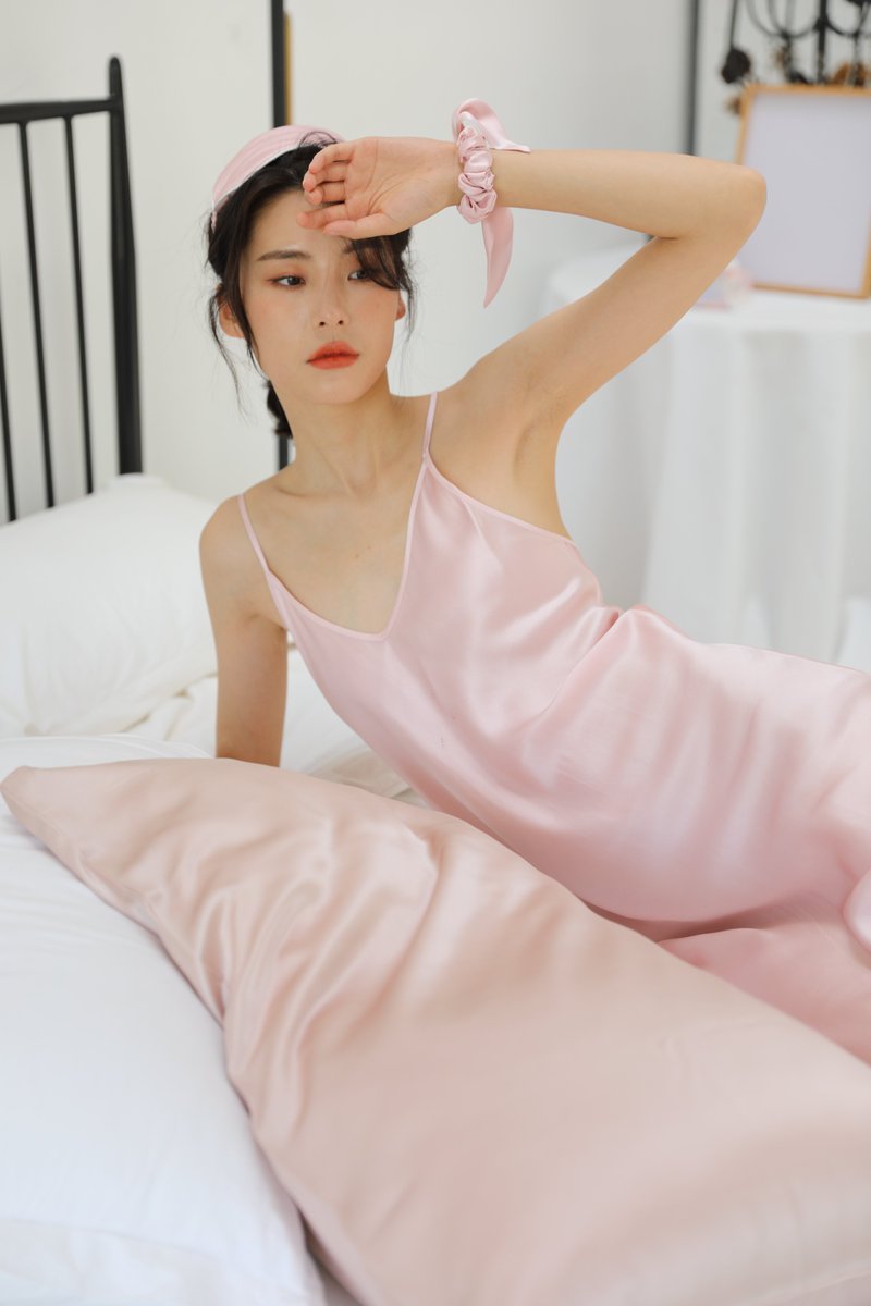 Beautiful ladies silk pajamas come here！
#pajamaparty #christmas #day #time #wearing #love #school #store #today #pajamas #christmaspajamas #silkpajamas #silksleepwear #luxurysleepwear #luxurypajamas #piyamacostom #pajamas #piyama #sleepwear silk-cashmere.com/products/silk-…