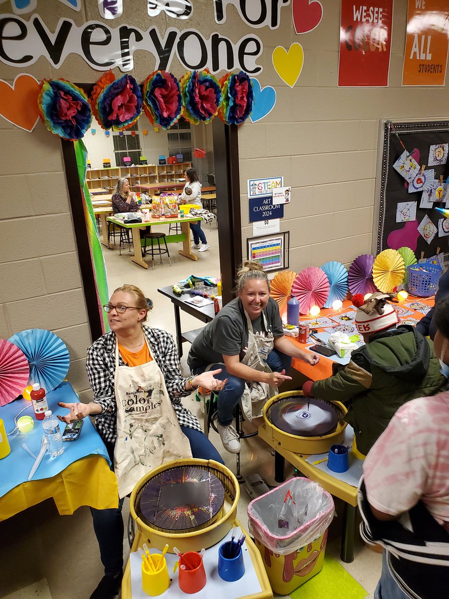 MabletonMaker's tweet photo. No contest our @MESartRocks  really did "rock" tonight with her spinning art activity.
@MabletonSteam 
@STEMcobb 
@MabletonES 
#ultimatelearningexperiance https://t.co/JNGScUFEJq