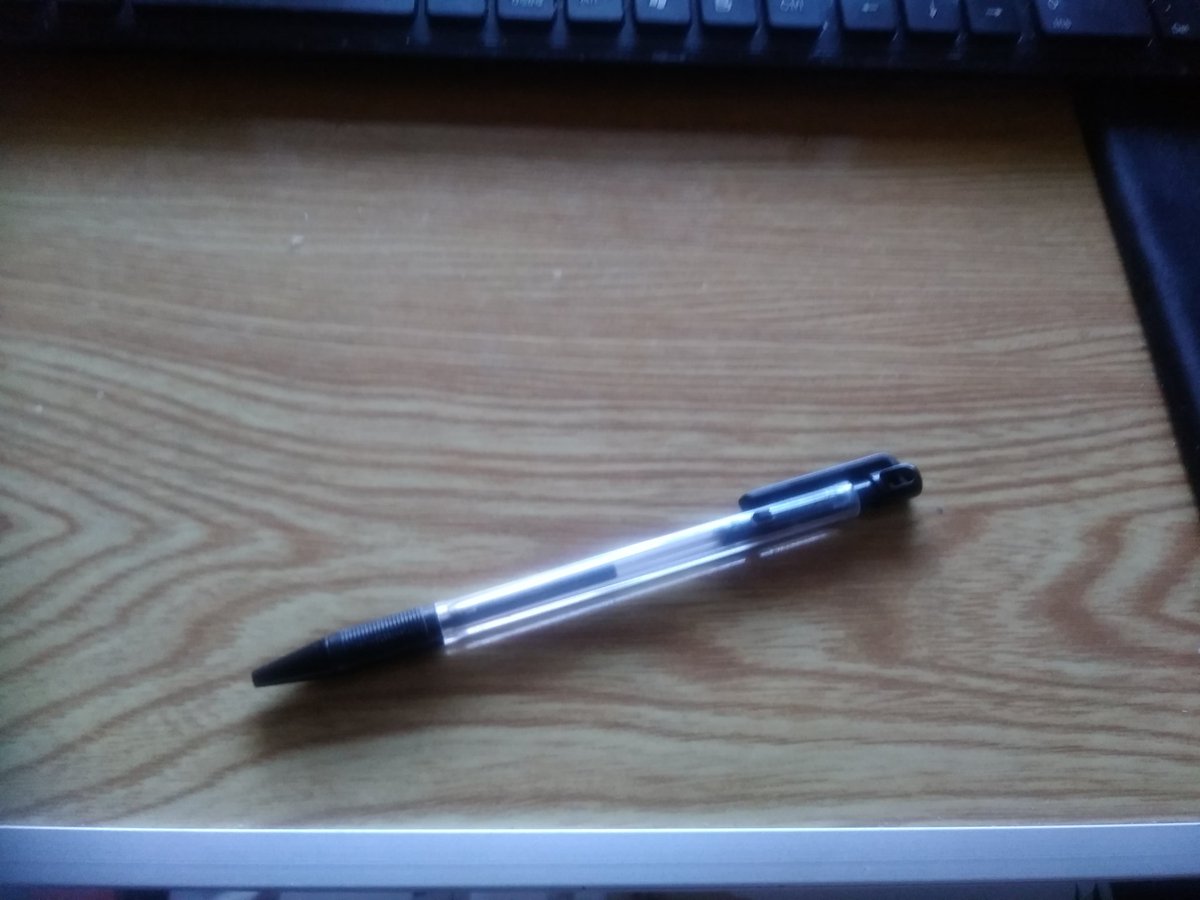 taji_na's tweet photo. 選挙の時の必需品ボールペン。会場の鉛筆は信用してません。 https://t.co/1CTl0LkkKe