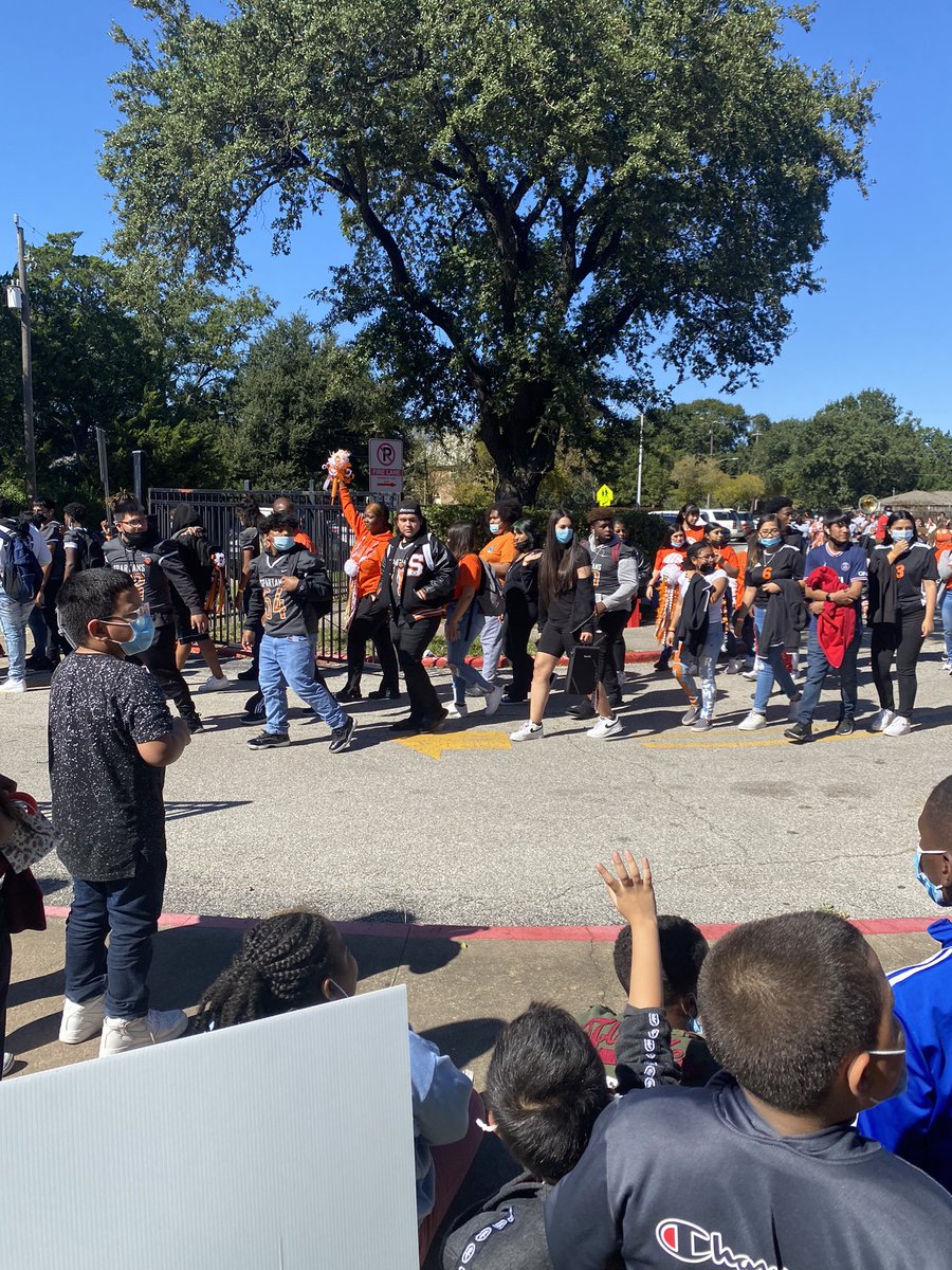 Ms. Rodarte tweet media