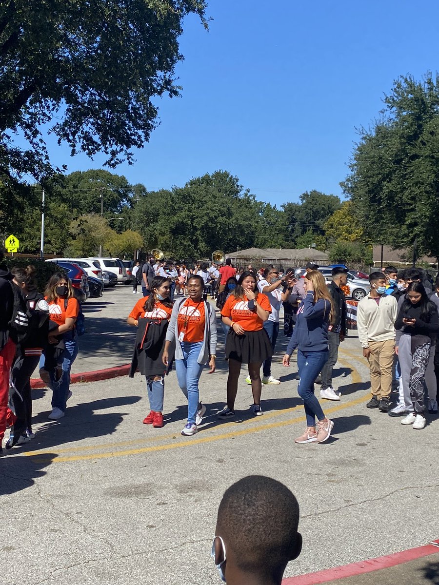 Ms. Rodarte tweet media