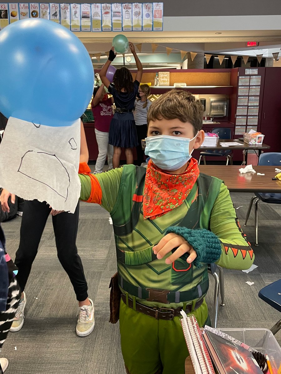 MissLansdon's tweet photo. @EdGeekSarah1 came in to 5th grade today so we could float a ghost, fly a ghost, and melt a ghost! So grateful to have a coach that’ll plan and work on spooky science with us!!! @RStar512 https://t.co/Dg8rc5u50r