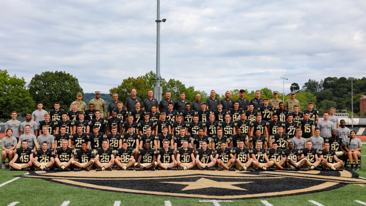ArmyWP_SprintFB's tweet photo. 🏆 CSFL NORTH CHAMPIONS ‼️

The longest game in Army Sprint Football history ends in another division championship for the Black Knights! 

Next up ➡️ CSFL Championship 

#GoArmy https://t.co/0aTWZYeLRq