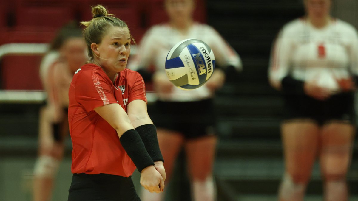 BallStateWVB's tweet photo. Enthusiastic Worthen Arena crowd helps #YourCardinals improve to 21-3 (11-1 MAC) and take over top spot in @MACSports standings

Another well-balanced attack, and some strong defense, gave everyone plenty to cheer about

📰: https://t.co/eeVSXsXVuT

#ChirpChirp | #WeFly https://t.co/Q4iLpfkZWr