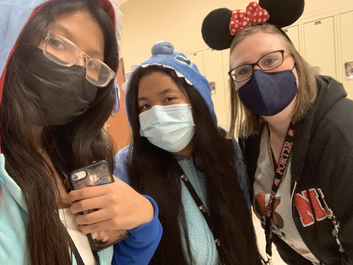 Mrs_Potter2's tweet photo. What a fun dress up day!! #RedRibbonWeek2021 #spartanslearn #SayNoToDrugs #characterday https://t.co/LA111U7QAJ
