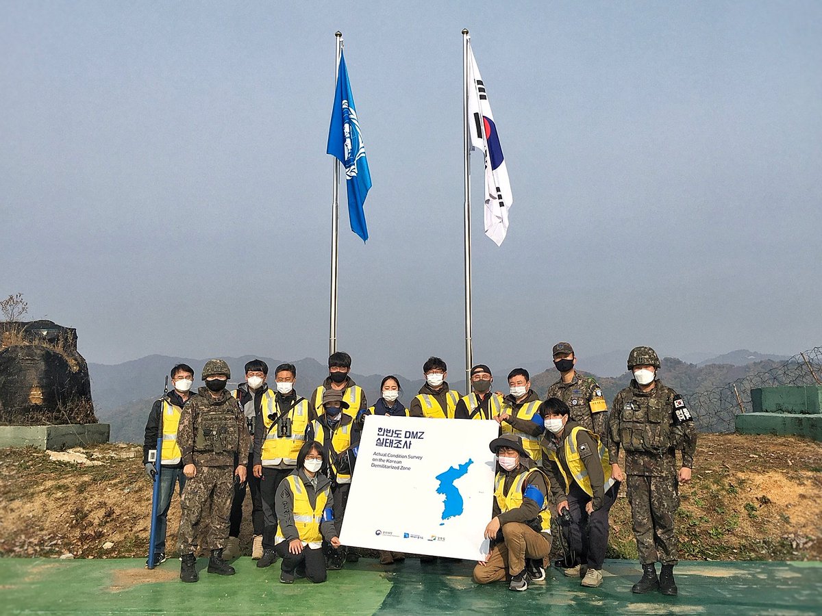 UN_Command's tweet photo. #UNC🇺🇳 personnel were back in the #DMZ for #PeaceZoneInitiative surveys this week. This time, they were in areas near Hwacheon & Cheorwon with the #CulturalHeritageAdministration & #MinistryofEnvironment (including a visit from Vice-Minister of Environment Hong Jeong Kee). https://t.co/JPfjHRlCsR
