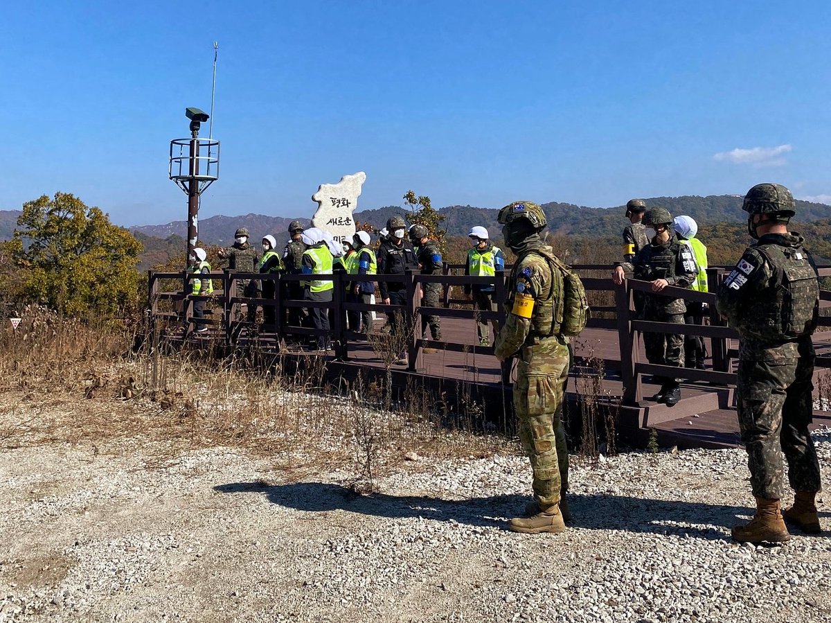 UN_Command's tweet photo. #UNC🇺🇳 personnel were back in the #DMZ for #PeaceZoneInitiative surveys this week. This time, they were in areas near Hwacheon & Cheorwon with the #CulturalHeritageAdministration & #MinistryofEnvironment (including a visit from Vice-Minister of Environment Hong Jeong Kee). https://t.co/JPfjHRlCsR