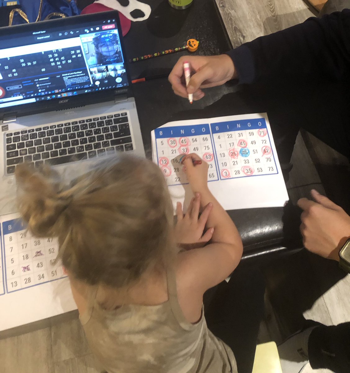 jen_bracks07's tweet photo. Thanks @TShynkaruk and @StJosaphat CSCC for a fun family BINGO night! https://t.co/uEDbjk1SJW