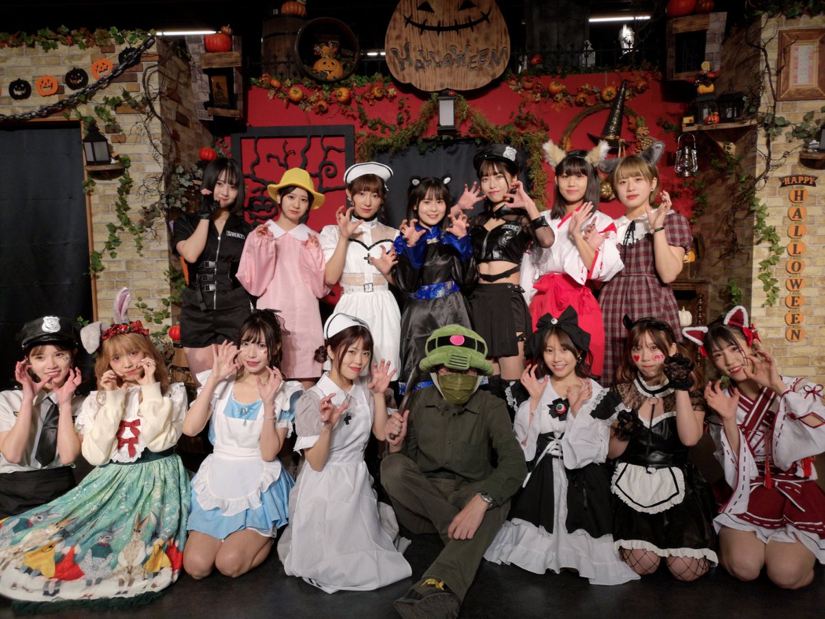 cnomonomo's tweet photo. 花やしき貸し切ってハロウィンイベントでした!
#さくらシンデレラ #ハロウィンモンスター #Bemermaid https://t.co/bwrEpQtMZ3