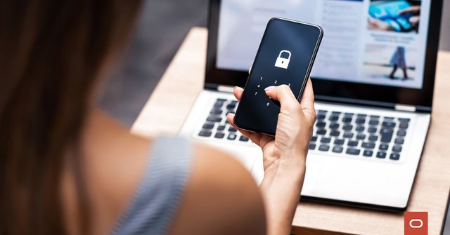socramigor's tweet photo. Spear phishing and other types of cyberattacks aren’t going away. This month, the @OracleSecurity team is raising #CyberSecurityAwareness and shares best practices to protect your #data: https://t.co/dVOrzg4chI https://t.co/tTzN0FRBYz