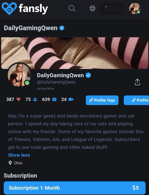 Share me with your friends! I got 75 followers right now. If we can trun that into 100 I'll post a short<a href="/tag/gamergirl"class="tags"><span>#gamergirl</span></a><a href="/tag/sexynerd"class="tags"><span>#sexynerd</span></a><a href="/tag/catgirl"class="tags"><span>#catgirl</span></a><a href="/tag/sellingcontent"class="tags"><span>#sellingcontent</span></a>