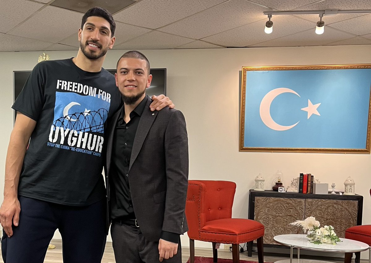 arslan_hidayat's tweet photo. It was an absolute honour meeting the big man in person.

@EnesKanter listened to our stories, shared our pains, saw our tears &amp; discussed what we needed to do to help end the #UyghurGenocide.

We hope his campaign grows to influence others &amp; becomes a vessel for freeing #Uyghurs https://t.co/mkYCTBTxqQ