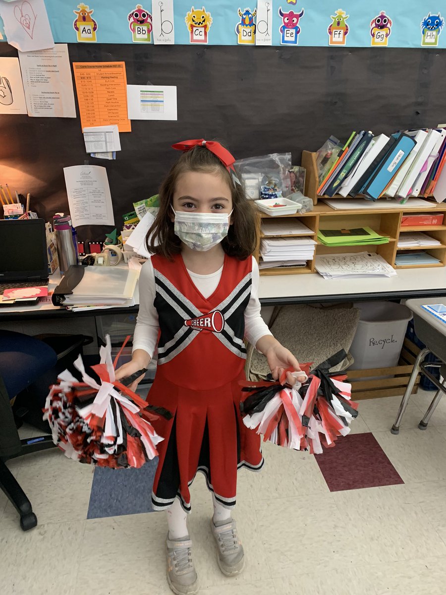 KiseCrew's tweet photo. Super fun character day! 🥸🎃 #cddolphins https://t.co/NTvVyKP3qD