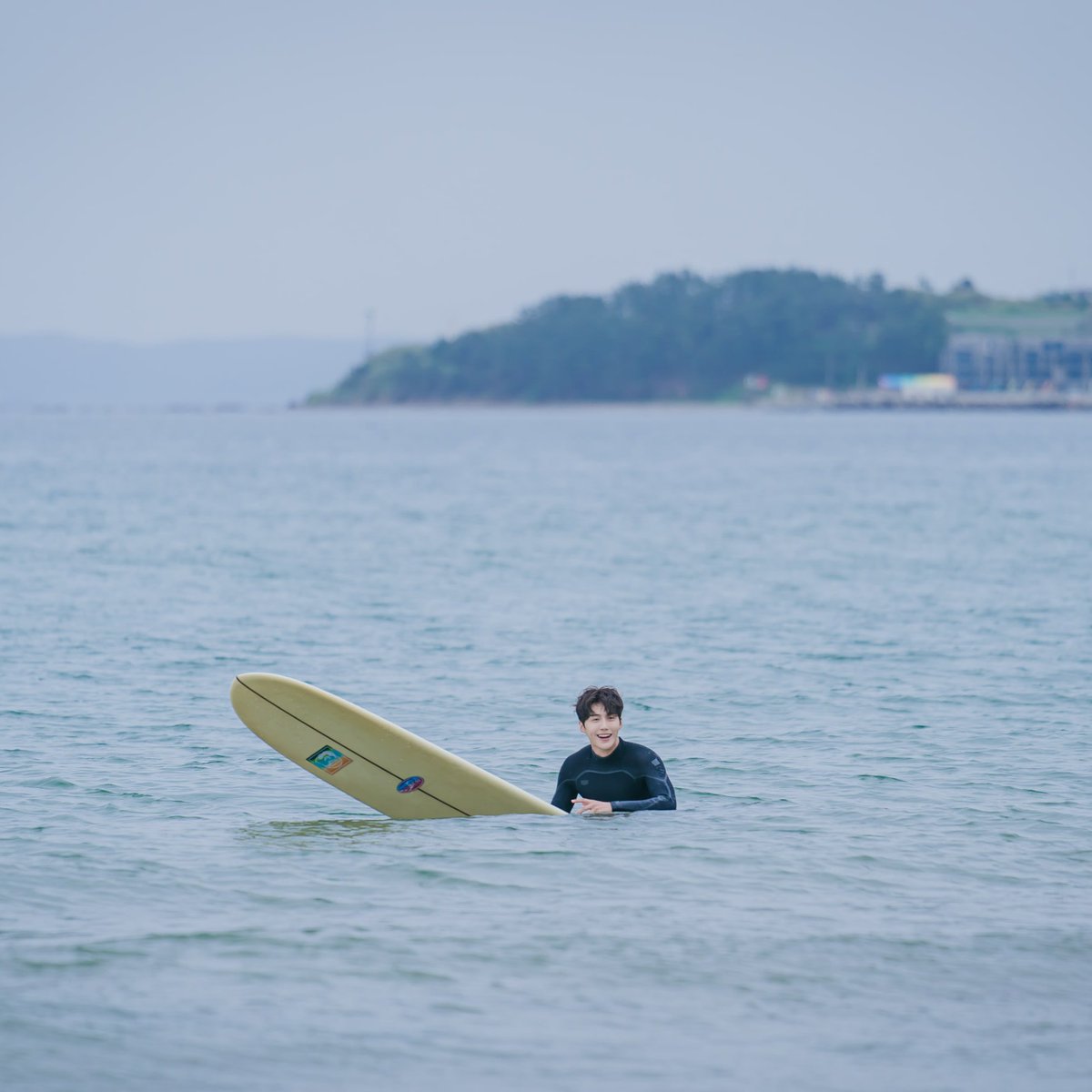 sh_kshksh's tweet image. mau taruh foto ini di sini soalnya bagus banget buat header, tapi sekarang aku pengen ganti header duluuu😘 #KimSeonHo #김선호