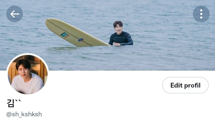 sh_kshksh's tweet image. mau taruh foto ini di sini soalnya bagus banget buat header, tapi sekarang aku pengen ganti header duluuu😘 #KimSeonHo #김선호