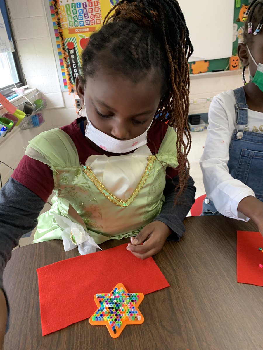 KiseCrew's tweet photo. Super fun character day! #centers 🥸🎃 #cddolphins https://t.co/xtnEq7Kehw