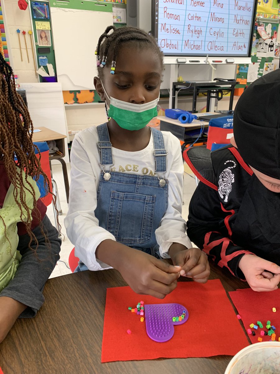 KiseCrew's tweet photo. Super fun character day! #centers 🥸🎃 #cddolphins https://t.co/xtnEq7Kehw