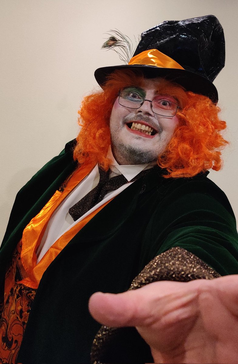bitbytebruno's tweet image. So... Halloween me! 🎃🐻
This year Mad Hatter was my choice of costume and Definitely with all the current work levels "we're all getting slightly mad here"...
#halloween2021 #halloweencostume  #HalloweenWeekend