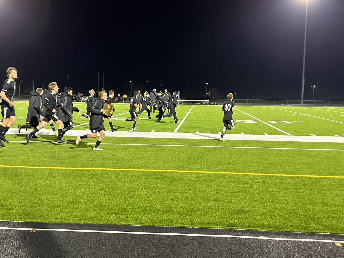 RollestonMath's tweet photo. Had the honor of watching the spectacularly talented @bvswboyssoccer win tonight and become the 2021 5A Regional Champs! Congrats!! (Peep the senior class prez @josh_peterson_ celebrating) 🥳 https://t.co/R0Au6JwfsM