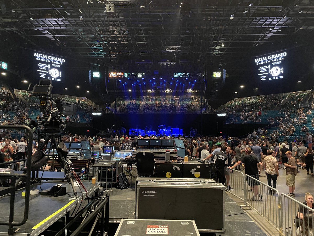 Jdarling81's tweet photo. Phish is gonna rage tonight. https://t.co/FGArXI3nes