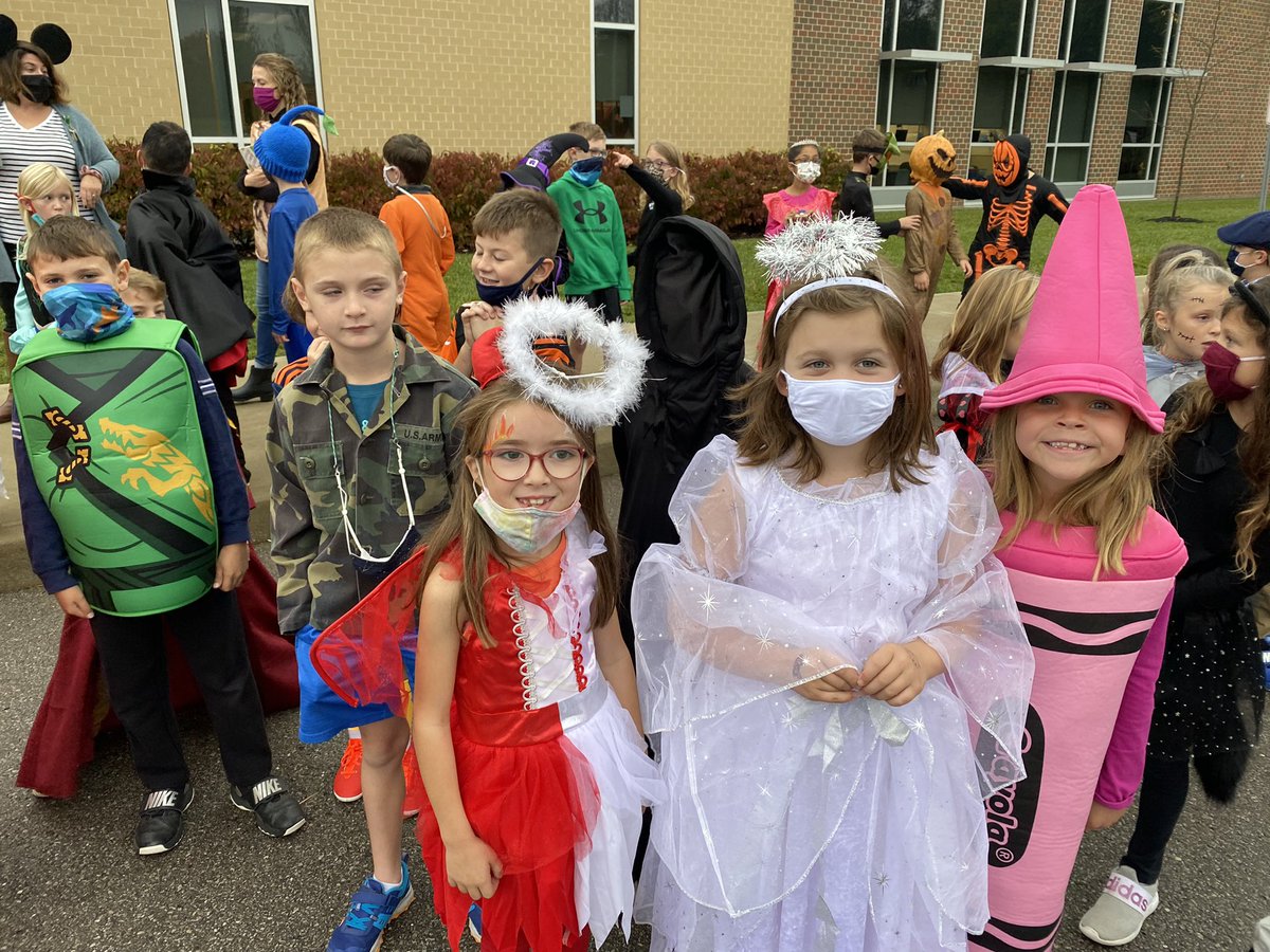 Bellar Bunch tweet media