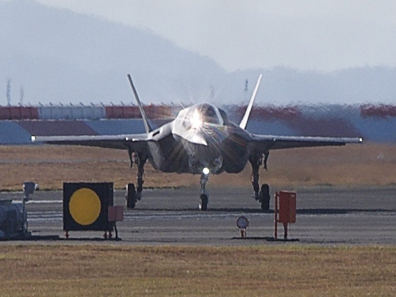ivory_71_US_2's tweet photo. 10.29 MCAS IWKUNI
F35B Lightningii  VMFA-121「グリーンナイツ」
#岩国基地
#f35b 
#f35blightning 
#vmfa121 
#vmfa121greenknights https://t.co/0mTLb33JRU