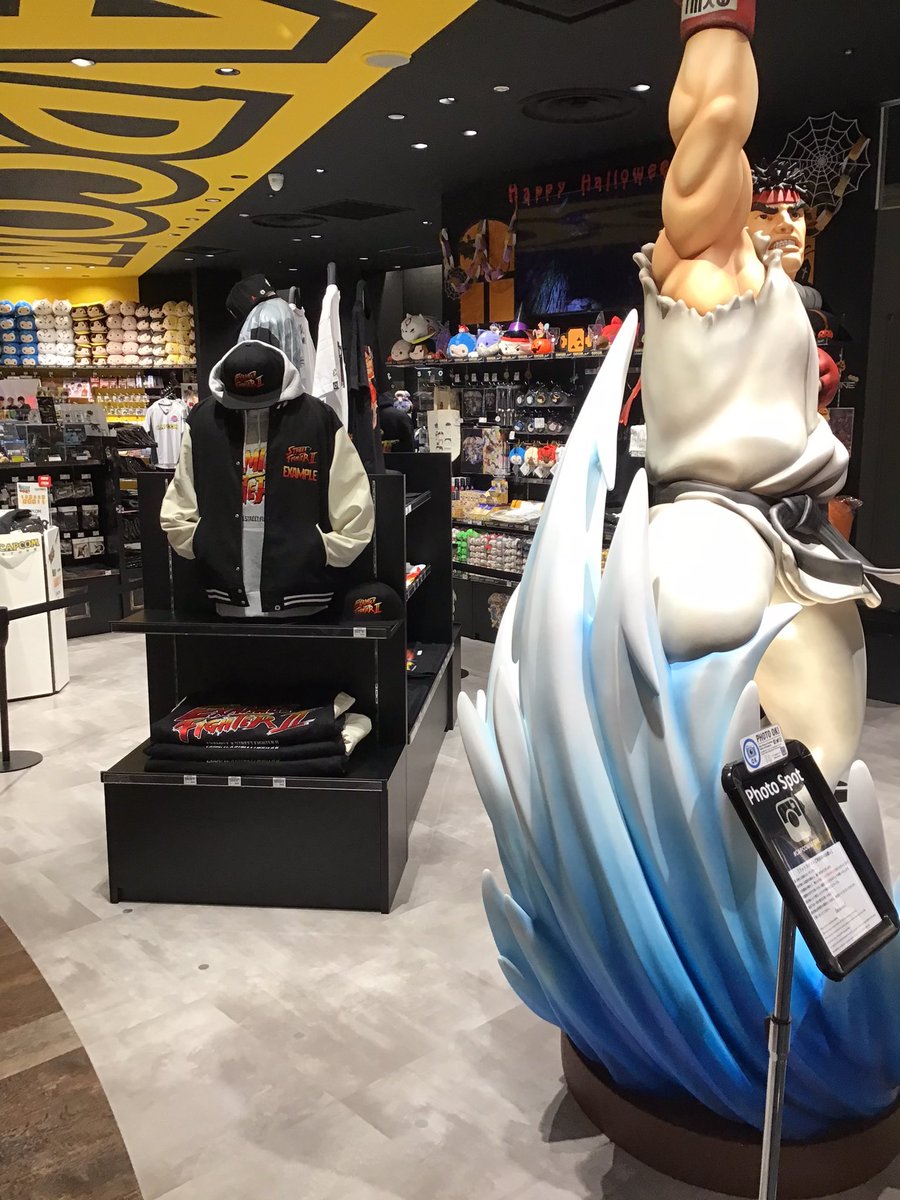 CStorejapan's tweet photo. 「EXAMPLE」×「ストリートファイター」コラボ決定！

アパレル商品を取り扱ったPOP UP ストアが期間限定で登場！

■開催期間：10/30（土）- 11/7  （日）  （心斎橋店）
　　　　　    11/6   （土）- 11/14（日）  （渋谷店）

販売初日はBB氏と近藤浩人氏が直接お客様をお出迎え致します♪ https://t.co/gV9hPtdkly