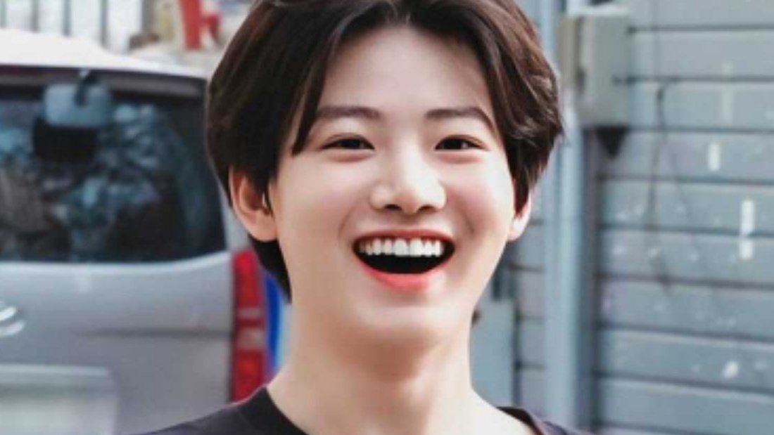 cosmickyus's tweet photo. who has the prettiest smile and why is it junkyu https://t.co/KJCi9eN7In