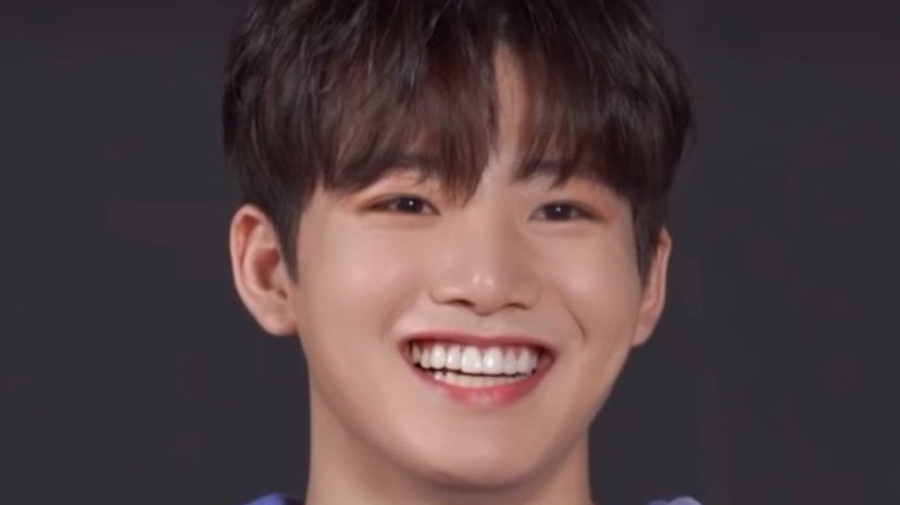 cosmickyus's tweet photo. who has the prettiest smile and why is it junkyu https://t.co/KJCi9eN7In
