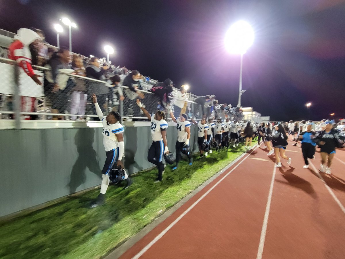 ShadowCreekHS's tweet photo. 🎉🎉District Champs!!! 🏆 💪🏾 🏈 Way to go @SCSharkFootball!!! 34-27 is  your happy final!!! https://t.co/fCvrmcplb0
