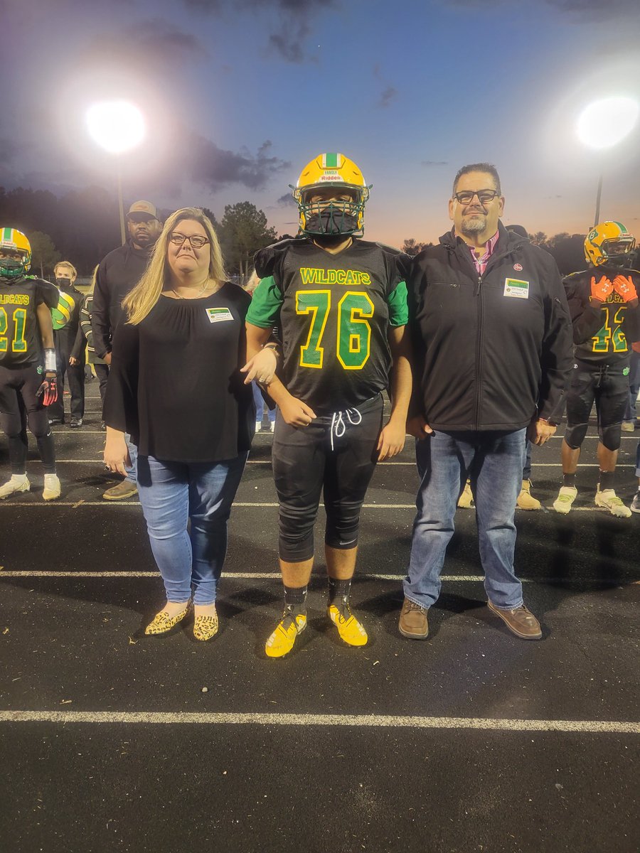 BunnWildcatsFCS's tweet photo. Tonight we honored our 2022 seniors from #BunnFootball, #BunnCheer, band, and color guard. Thank you for your years of dedication! You will always be Wildcats 💚💛😼 https://t.co/LClmjbcuM1