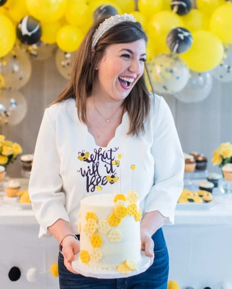 jen_naye's tweet photo. Finally sharing details to a super fun gender reveal party from a while back!  Head to the blog for all of the details about "What Will It Bee" Gender Reveal // https://t.co/W22CuAZy08 // pc: @belenaquinophoto https://t.co/4iB1UoI9NE