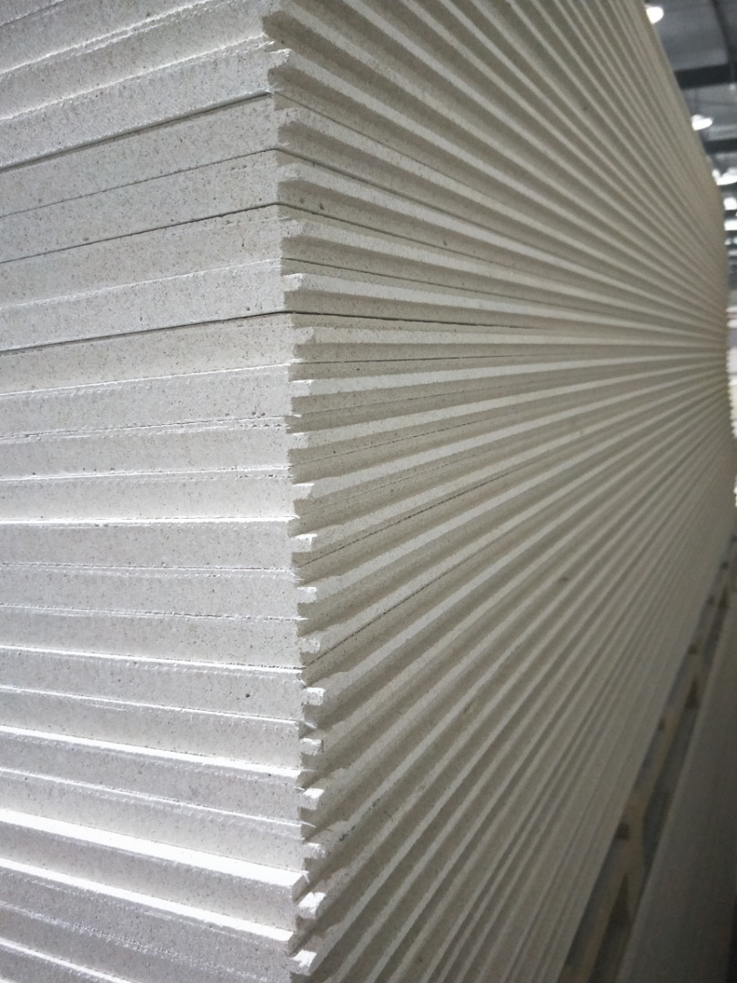 sdyurui's tweet photo. We have premium quality pure sulphate mgo floor board. Most Chinese mgo board factory can‘t master this technology. https://t.co/NxLCAydD5X