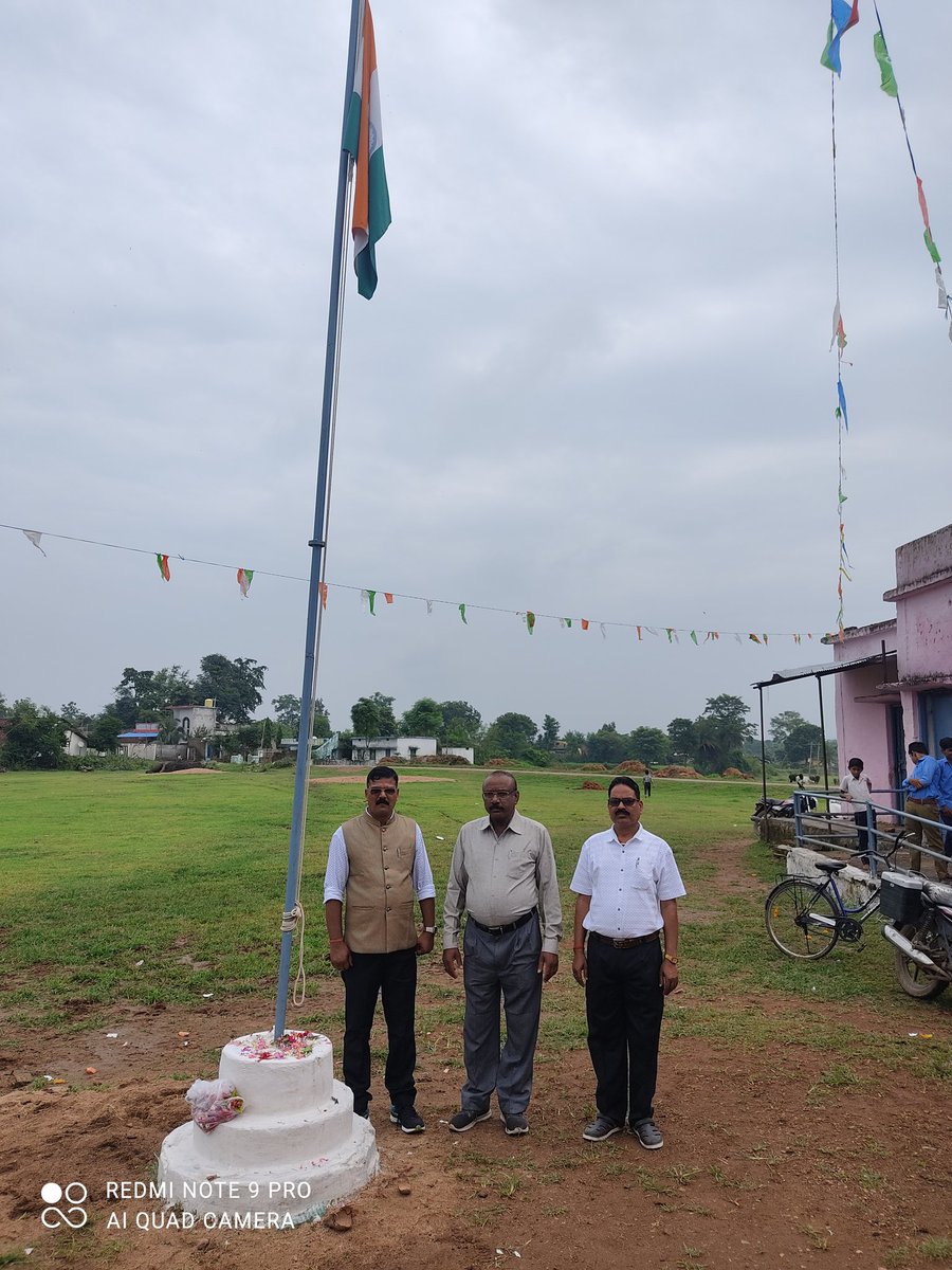 ओल्ड पेंशन बहाल करो
 हम सब कर्मचारी का एक ही नारा
 पुरानी पेंशन बहाल करो हमारे बुढ़ापे का सहारा!