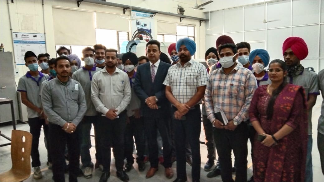kaurass's tweet image. Dr Sandeep Singh Kaura Advisor to Govt of Punjab ( Skill Devp. & Tech. Edu) visited Multi Skill Development Centre ( MSDC)  Ludhiana which is one of unique #MSDCs in Punjab provide Skills to youth. He interacted with  students and  officials of ludhiana DPMU & MSDC @PSDMofficial