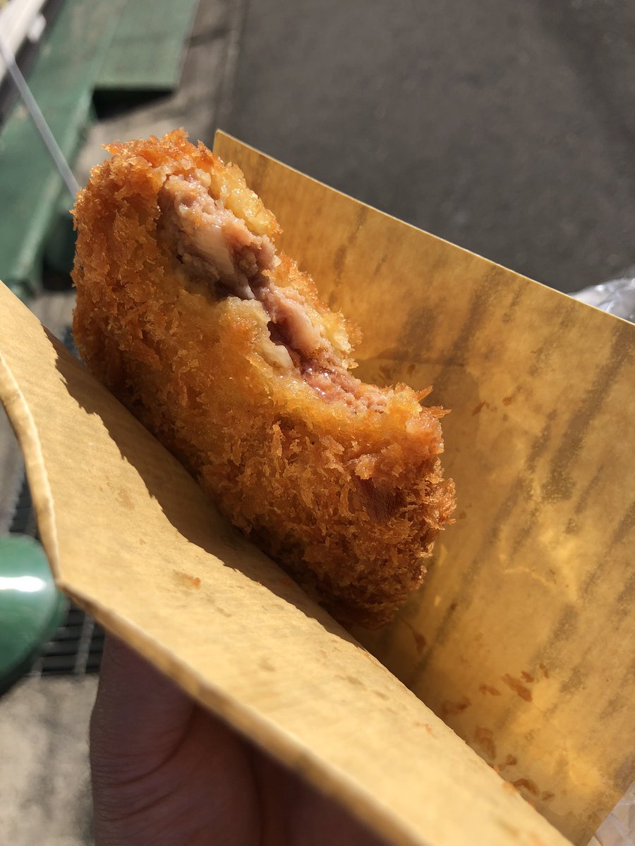 食べ歩き満喫中！
あとからブログでマグロ丼の事も書くので見てください(^^)