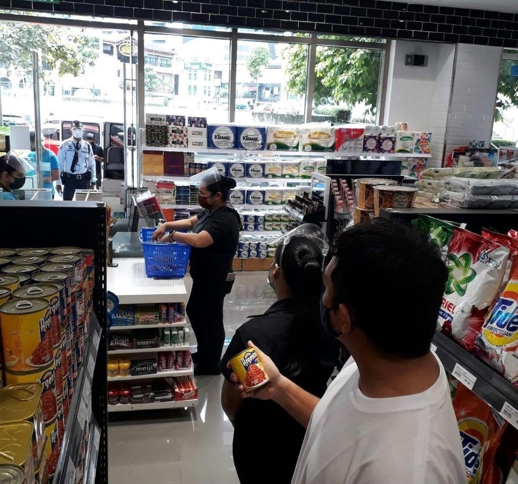 merrymart_ph's tweet photo. 👋MERRYMART Bonifacio High Street Central in BGC Fort is NOW OPEN ! 

💊MEDICINES 
🛒GROCERIES 
💄PERSONAL CARE

⏰Daily store hours 9am to 9pm https://t.co/yTaqRBc3dk