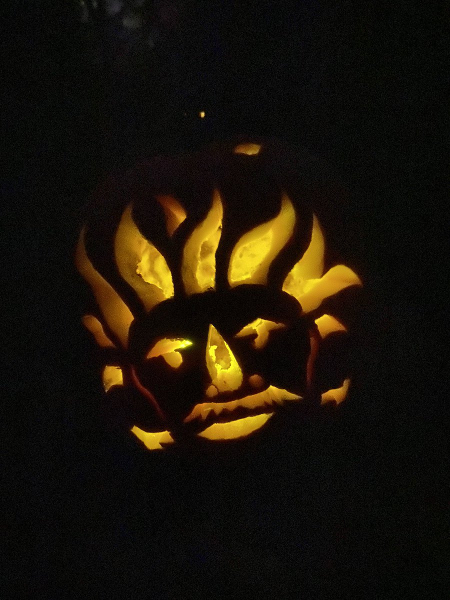 Szydlowskim's tweet photo. Tonight’s CPS Science Crepuscular Creep raised $1,686 on $2 tickets, although many overpaid.   Just as important, we loved watching people have fun!  We all need more fun.  The pumpkins will be back next year with even more ideas. https://t.co/BaOwoGFP0E