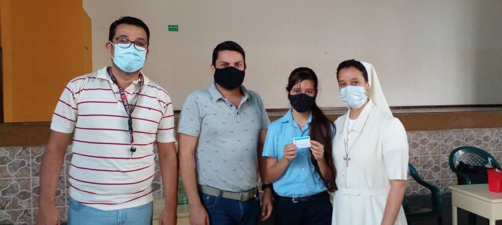 redintergranfe's tweet photo. #29oct #Ayacucho #Táchira Estudiantes de la UE Colegio Sagrado Corazón de Jesús fueron Beneficiados en el Plan de Inmunización Escolar en el Retorno a Clases Seguro y Progresivo 2021
 @MPPEDUCACION
@_LaAvanzadora 
 @DGSEMPPE
@ZonaEducTachira
 @charlychaves https://t.co/7fRXdhwWBk