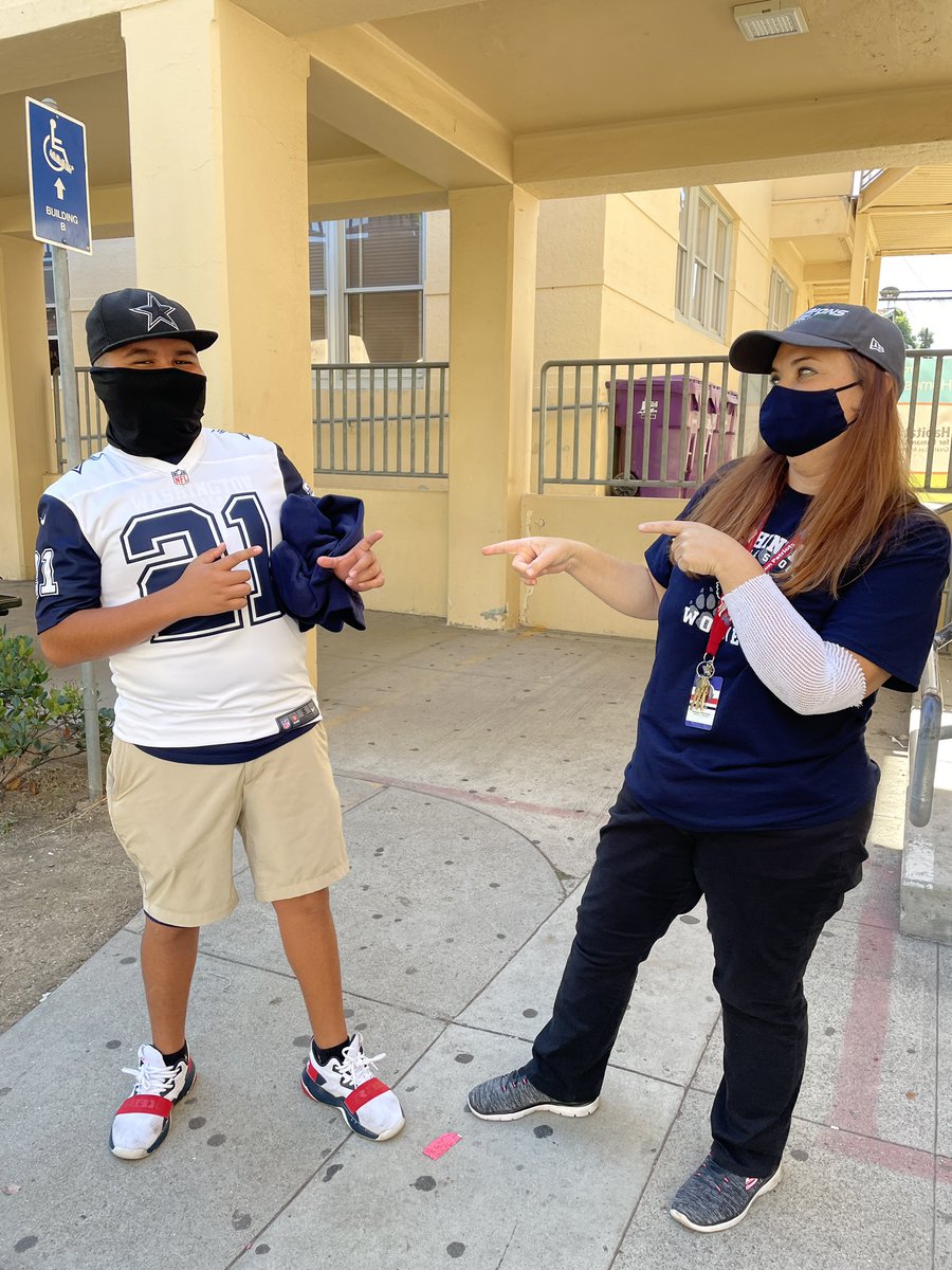 mgallagher_lb's tweet photo. Fandom Friday! Eagles vs Cowboys! https://t.co/UJSfP3zlci