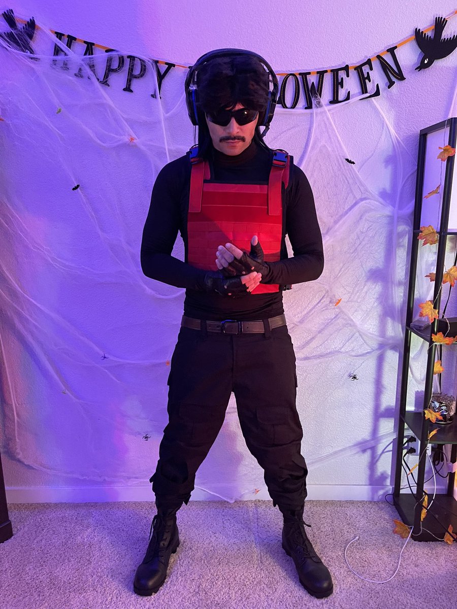 Bay_jay__'s tweet photo. The 2 time back to back baby!!!! YAYAYAYA #drdisrespect #doctober #2time #championsclub #the2time #Champs #timmytinders #zlaner #bayarea #tipitytop #halloween #firmhandshakes #purplesnakes #violencespeedmomentum #Doctober2021 https://t.co/N6EX0SD5tm