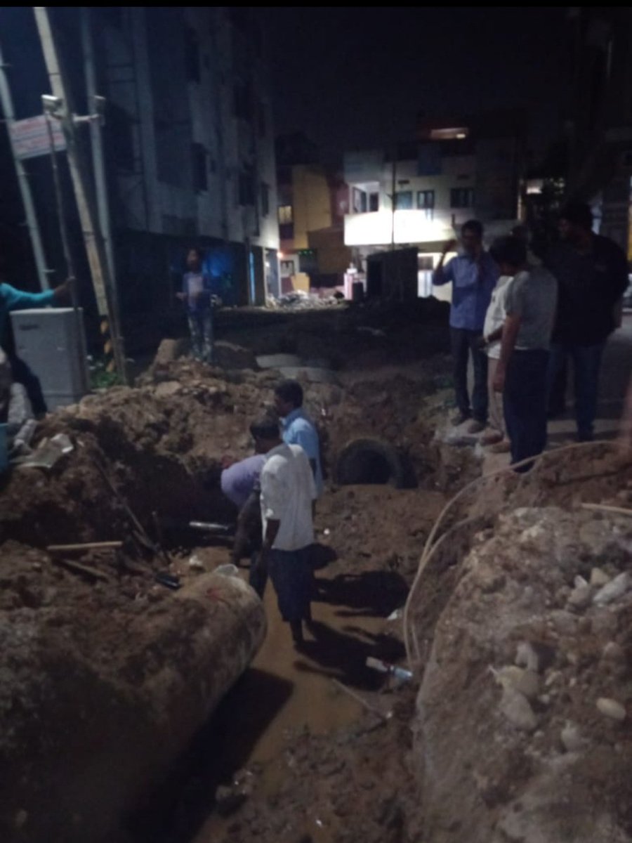 shaileshtaurus's tweet photo. #30-Oct : GHMC pipeline works STOPPED.
1) Unavailability of pipelines ?
2) Slow pace in completion &amp; No leveling of the roads. 
1000+ families commuting on this road has been disrupted.#SilverSpringsSufferings
@CommissionrGHMC @GHMCOnline @HMWSSBOnline @dcquthbullapur @KTRoffice https://t.co/ujU2rSlVoZ