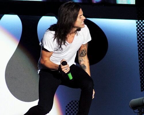hourlylhh's tweet photo. Harry Styles is the cutest person in the world https://t.co/ziDWKKMBsf