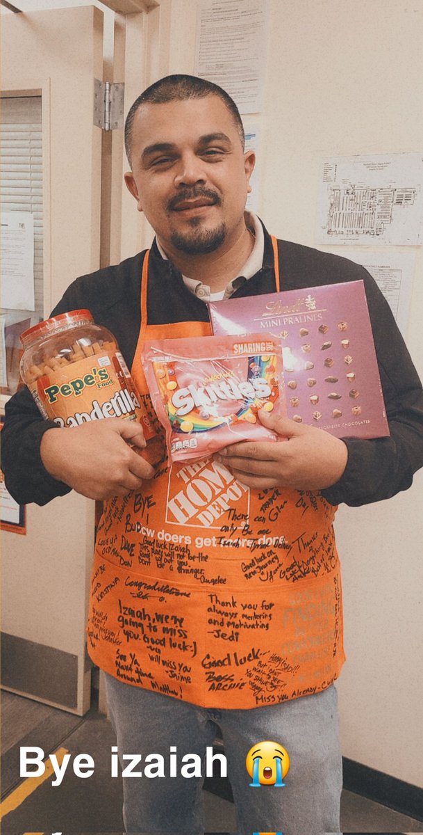 HD6967_ASDS's tweet photo. Seaside said goodbye to one of their best ASMs today. Izaiah is off to start a new venture. He will be missed. Good luck finding better coworkers than us. 
#bytheseaside6967 @VenturaIzaiah https://t.co/y7CjfnNNAg