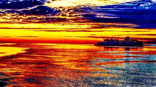 QoNWLoverJimmy's tweet photo. @BCFerries MV Spirit Of Vancouver Island back in July sailing for Tsawwassen Terminal after exiting Active Pass in a stunning sunset #sharethecoast #activepass https://t.co/U40bFj5WQx